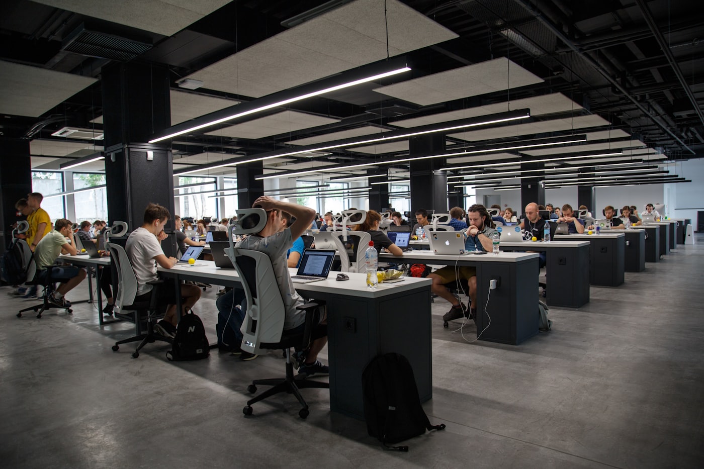 Equipe cuidando da manutenção de sites